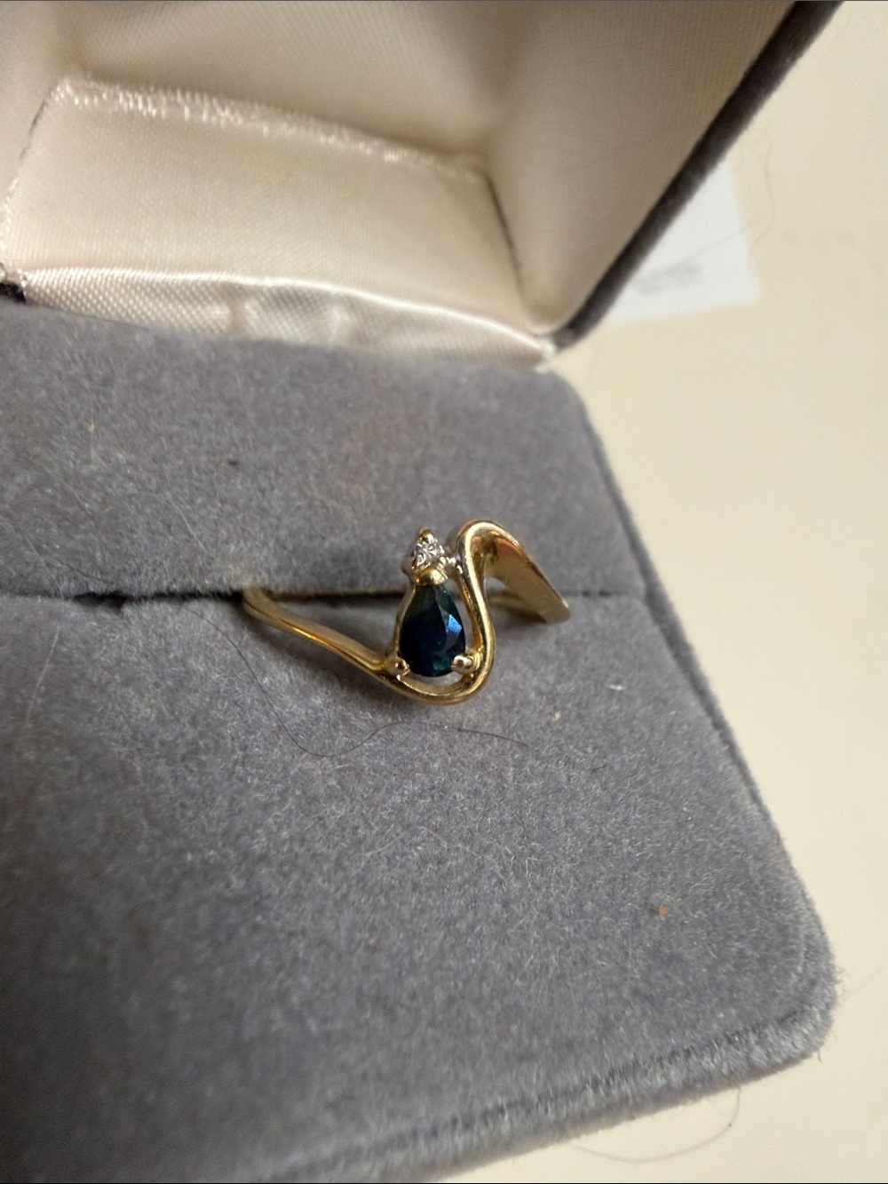 Vintage 14K Yellow Gold Pear Sapphire & Diamond Accent Bypass Ring Size 7
